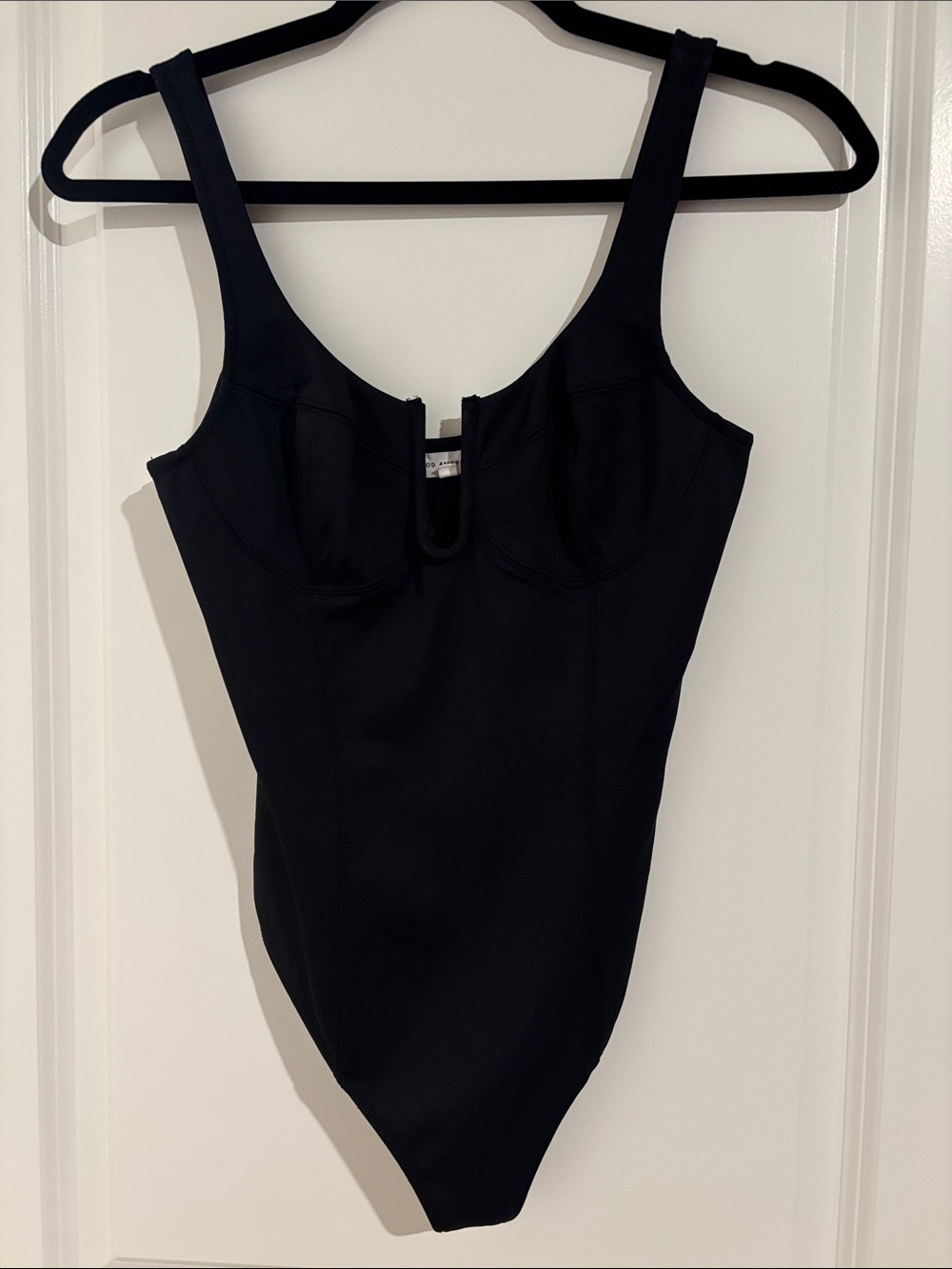 Good American Black Sculpted Underwire Bodysuit